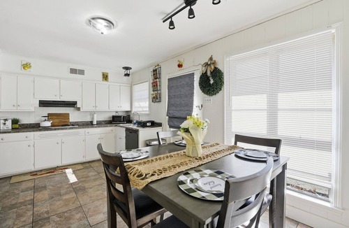 Whitehaven House | Memphis Stay Near Graceland-Sleeps 10