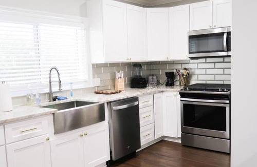 Lobdell/Woodale House | Mid City ranch! Huge backyard! Private pool!