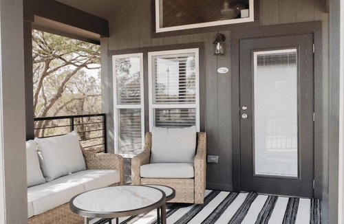 Wimberley Cabin | Mingo Cabin - Cabin sleeps up to 6 people. Pet friendly.