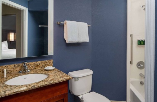Arts/Warehouse District Hotel | Minutes to New Orleans Jazz Museum! Free Breakfast, Outdoor Pool, Pet-friendly!