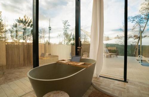 Oakhurst House | Mist - Mirror Cabin, View , Pool, Grill, Fire pit