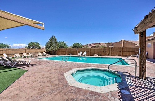 Moab South Valley Apartment | Moab Townhome w/Pool Access + Stunning Mtn Views!