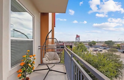 Cedars Apartment | Modern 1 bd apartment located in the heart of Downtown with STUNNING city views!