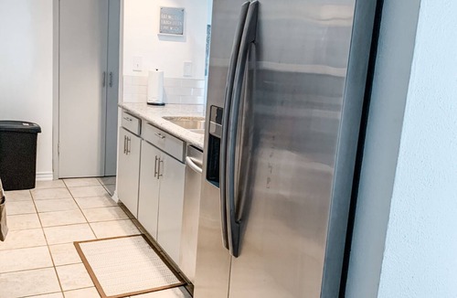 Far North Dallas Condo | MODERN 2BEDROOM 2 BATHROOM IN A PRIVATE CONDO GATED COMMUNITY