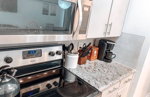 Far North Dallas Condo | MODERN 2BEDROOM 2 BATHROOM IN A PRIVATE CONDO GATED COMMUNITY
