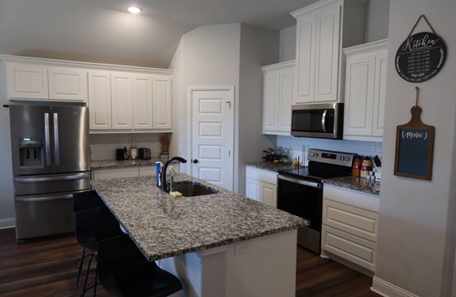 Corsicana House | Modern 3BR Home Near Hospital & Navarro College