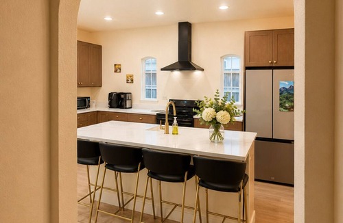 Kessler House | Modern 4-bedroom Craftsman house in suburbs right outside downtown Dallas