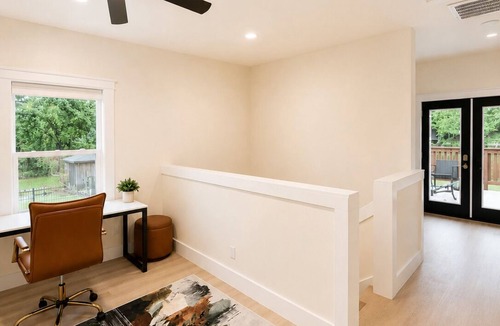 Kessler House | Modern 4-bedroom Craftsman house in suburbs right outside downtown Dallas