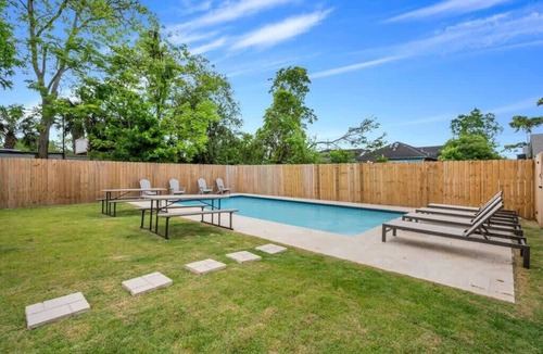 Dillard House | Modern 4BD w Pool | Driveway Parking |Large Outdoor