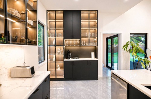 Northwest Dallas House | Modern 4BR Home Near DAL Airport & Top Attractions