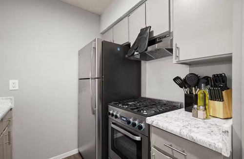 North University Apartment | Modern Austin 1 Bedroom Near DT & UT Austin