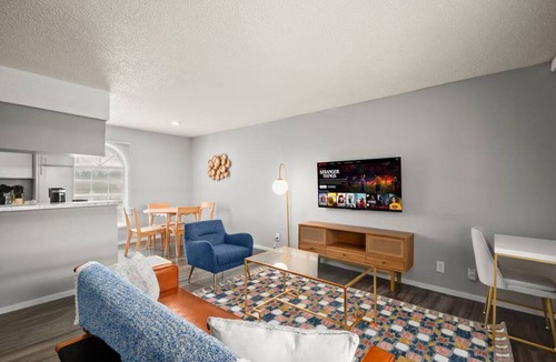 North University Apartment | Modern Austin 1 Bedroom Near DT & UT Austin