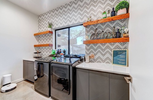 Apache Shores House | Modern Austin home w private pool and spa, Minutes to Lake Austin & Lake Travis!