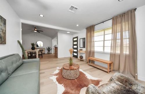 Southbelt/Ellington House | Modern Brick Retreat Fresh Atmosphere
