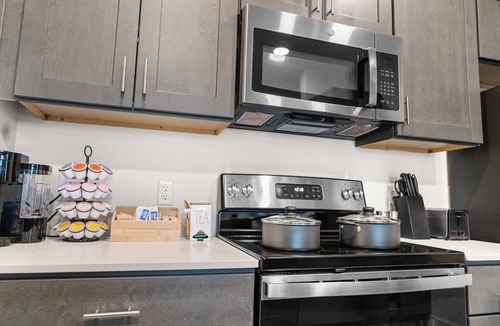Shenandoah Apartment | Modern & Bright 2BR/2BA Apartment in Baton Rouge