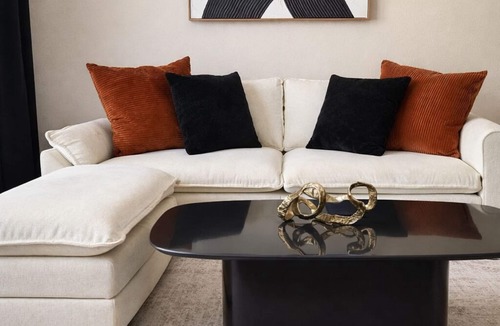 Southwest Carrollton House | Modern Carrollton Getaway, Entire rental unit in Carrollton, Texas