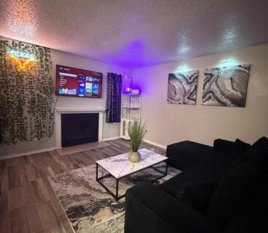North Arlington Apartment | Modern Comfort Near AT&T Stadium Peaceful Getaway in DFW