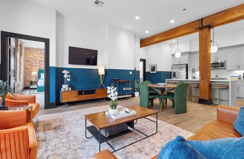 Central Business District Hotel | Modern Comfort–Pool Gym Luggage Lockers Hotel