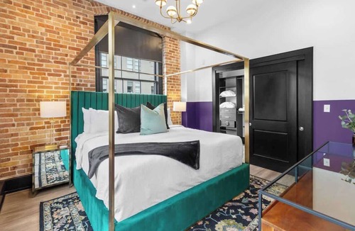 Central Business District Hotel | Modern Comfort–Pool Gym Luggage Lockers Hotel