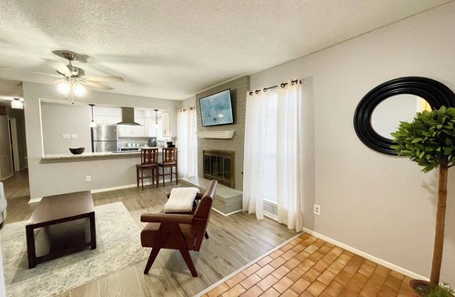 West Arlington Condo | Modern Condo for Traveling Professionals - 30+ Day Stays