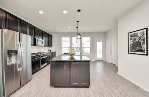 Woodlake - Briar Meadow House | Modern Cozy Home Houston Galleria NRG 4BR/3.5BA