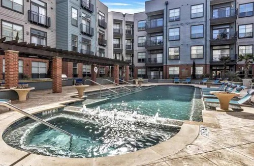 Deep Ellum Apartment | Modern CozySuites with pool, gym, parking! #05