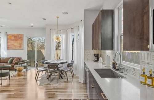 Govalle House | Modern East Austin Home-1 King Room-Game Room