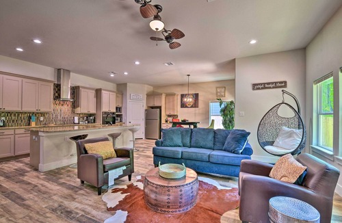 South Arlington House | Modern Family Home Near AT&T Stadium & More!