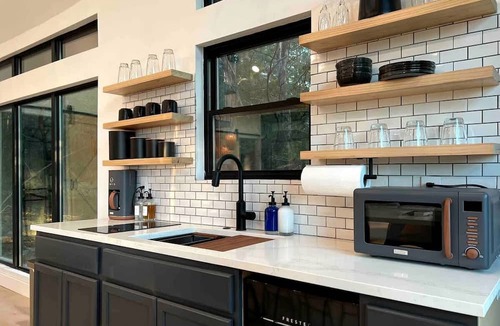 Cedar Creek Cabin | Modern Farmstay Cabin with Friendly Animals, Pond Views & Nature Trails Near Cedar Creek, Texas