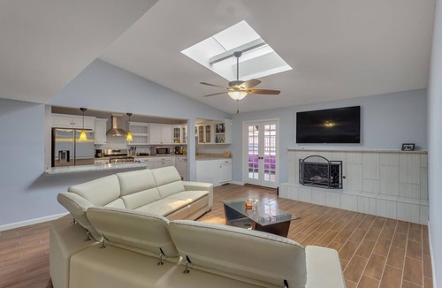 White Rock Hills House | Modern Home close to Downtown and white Rock Lake
