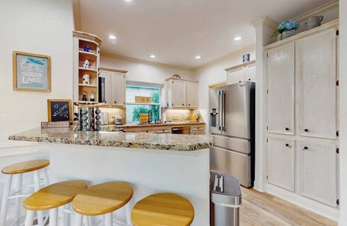 Horseshoe Bay House | Modern home near Lake LBJ with enclosed yard, patio, grill & central AC
