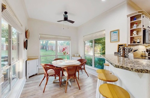 Horseshoe Bay House | Modern home near Lake LBJ with enclosed yard, patio, grill & central AC