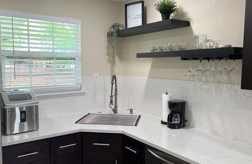 Great Northwest House | Modern Home w/Free WiFi near Seaworld! Small Dog Friendly