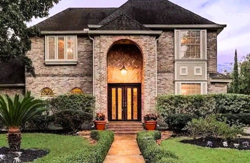 Ponderosa Forest House | Modern Houston Home nr Med Center & NRG - Pool, Wi‑Fi, Parking, Family‑Friendly