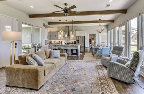 Coffee City House | Modern Lake House with Beautiful Shoreline