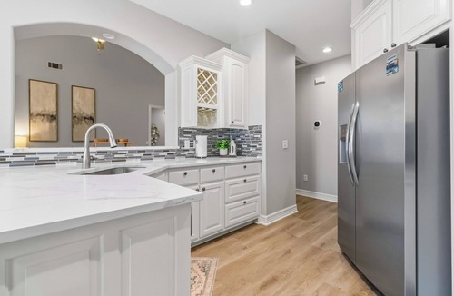 Fayetteville House | Modern Luxe Retreat Bright + Spacious Fayetteville, AR Sleeps 10