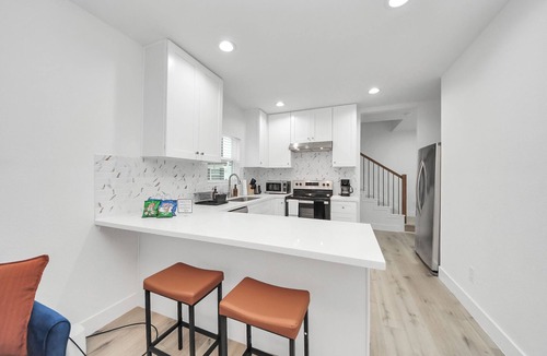 Riverside Terrace Apartment | Modern Luxe Retreat- Spotless, Bright & Stylish- Medical Center- Downtown HTX