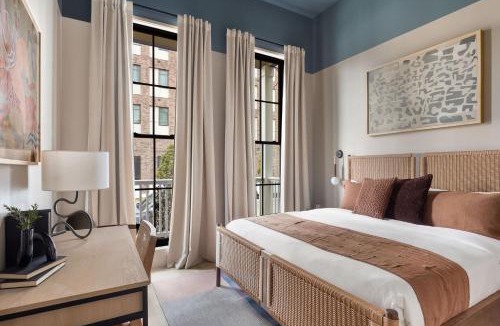 Faubourg Lafayette House | Modern New Homes Heated Pools and Spas
