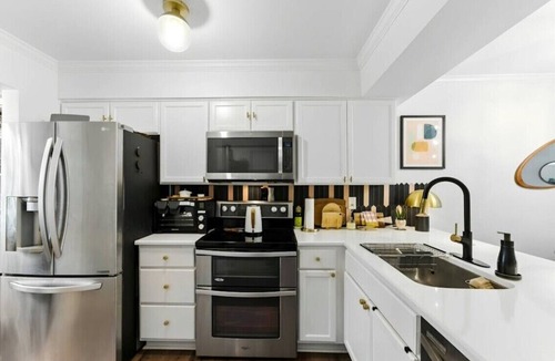 South River City Condo | Modern Remodeled Condo in heart of South Congress
