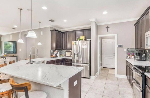 San Antonio House | Modern Retreat In San Antonio near Sea World!