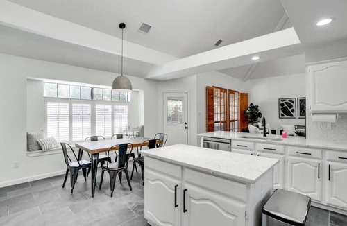 Allen House | Modern Rustic Oasis/Games/Cinema/UTD/Plano/Frisco