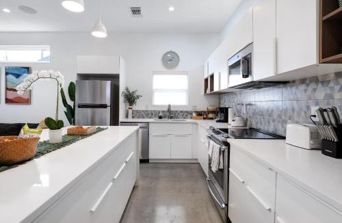 Eastside Promise Neighborhood House | Modern SA Home Nr DT River Walk Alamo WiFi