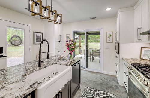 Heber Springs House | Modern-Style Home w/Patio, Near Greers Ferry Lake