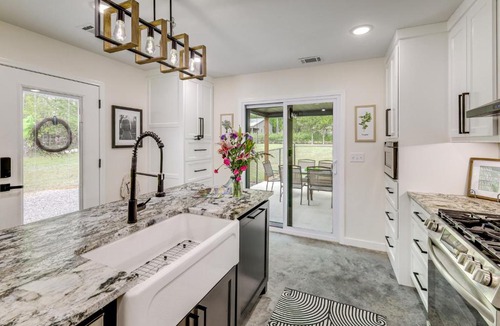Heber Springs House | Modern-Style Home w/Patio, Near Greers Ferry Lake