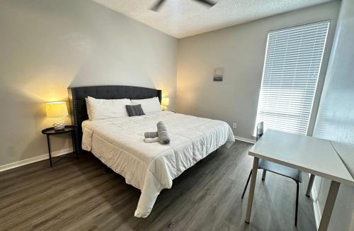 Nassau Bay Apartment | Modern & Stylish Apartment Space in the Heart of Bay Area Houston