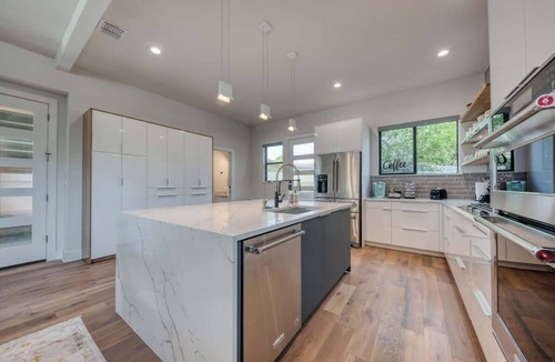 Southtown House | Modern Upscale Home in the Heart of Lavaca