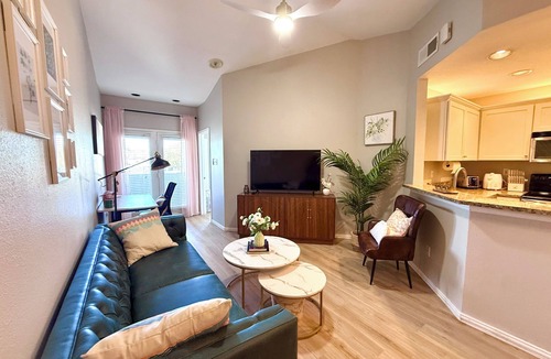 Oak Lawn Condo | Modern Uptown 2BR/2BTH Condo, Newly Renovated, Gated, Covered Parking