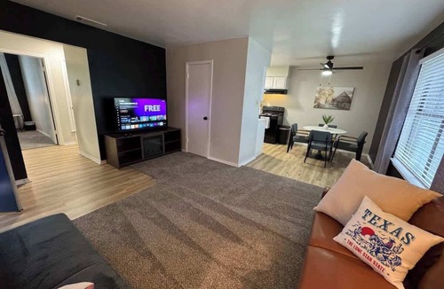 Waxahachie Apartment | Modern Western | Sleeps 4 | Heart of Waxahachie