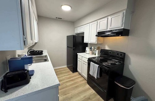 Waxahachie Apartment | Modern Western | Sleeps 4 | Heart of Waxahachie