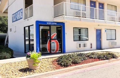 Abilene Hotel | Motel 6-Abilene, TX